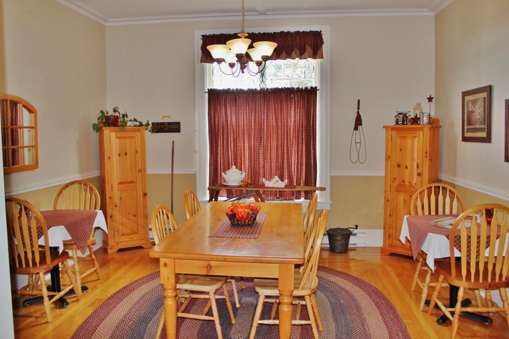 Bennett House B&B Удсток Екстериор снимка