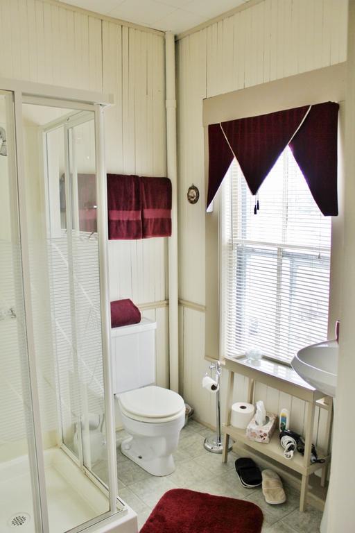 Bennett House B&B Удсток Стая снимка