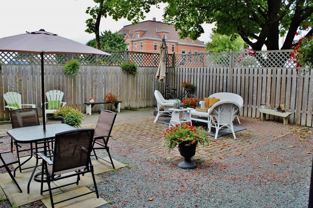 Bennett House B&B Удсток Екстериор снимка