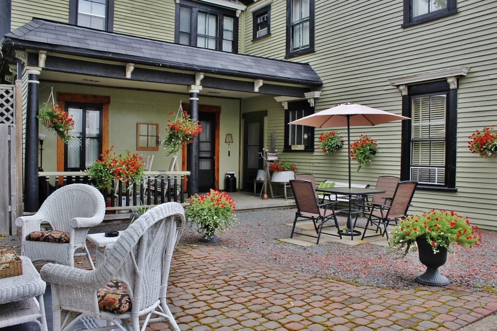 Bennett House B&B Удсток Екстериор снимка