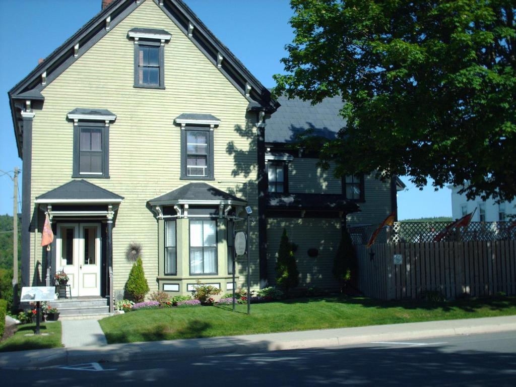 Bennett House B&B Удсток Екстериор снимка